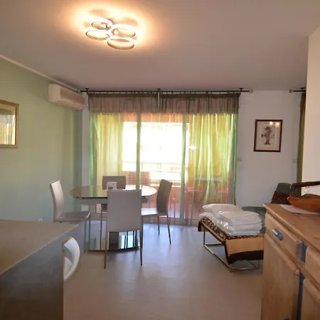 Appartement 3 Personnes Avec Coin Nuit Avec Terrasse Et Parking Quartier Du Port De Nice Apartman *